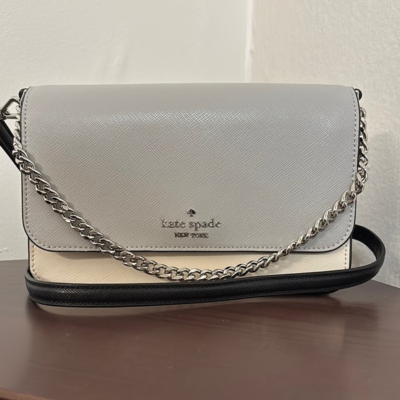 kate spade Handbags - Kate Spade Gray and White Crossbody Bag with Chain